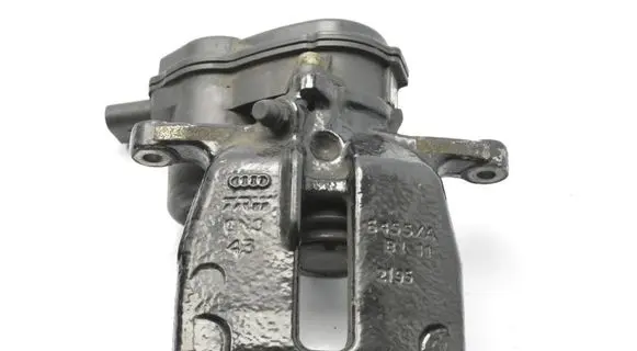 Volkswagen PASSAT B8 Rear brake caliper 8K0615426C