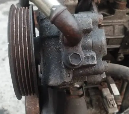 Toyota Corolla Verso E121 Power steering pump