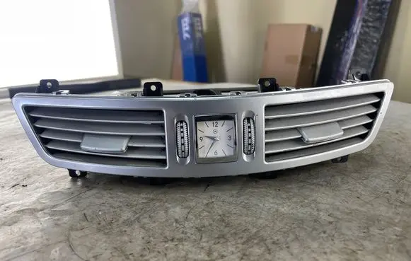 Mercedes-Benz S W221 Dash center air vent grill 05569051 05569001 05569000