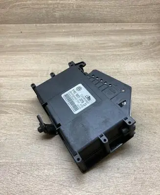Volkswagen Golf III ABS control unit/module 1H0907379D