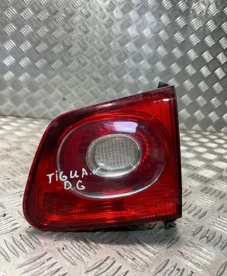 Volkswagen Tiguan Tailgate rear/tail lights 5N0945094C