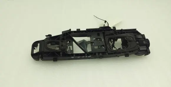 Rear door exterior handle/bracket