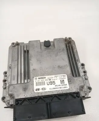 KIA Ceed Engine control unit/module 391402A925 0281033002 EDC17C57