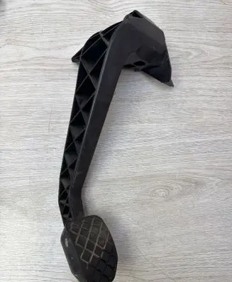 Audi A4 S4 B7 8E 8H Clutch pedal 8E1721316
