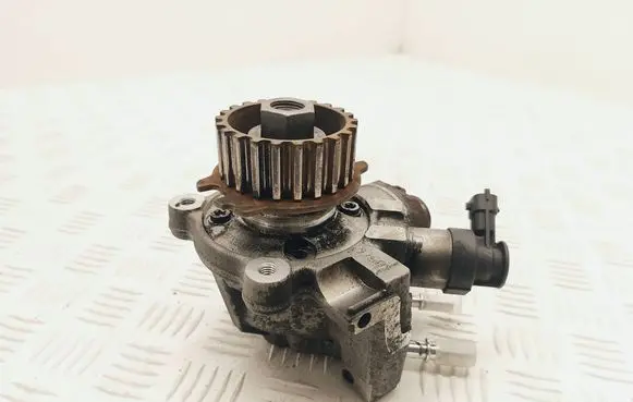 Citroen DS4 Fuel injection high pressure pump 9811347380