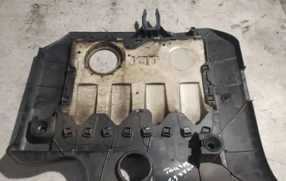 Volkswagen Touran I Engine cover (trim) 03G103925BJ