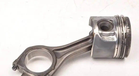 Jaguar F-Pace Piston 083155