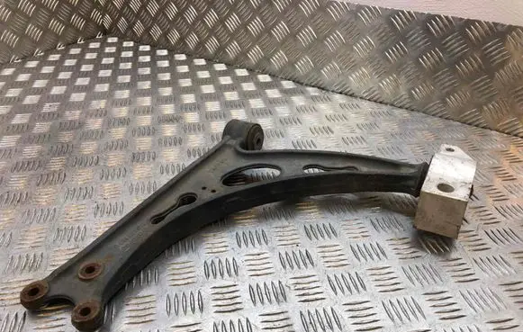 Volkswagen Touran I Front lower control arm/wishbone