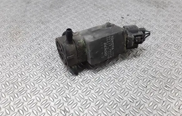 Toyota Corolla Verso E121 Windscreen/windshield washer pump 8533020470