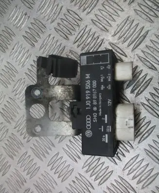 Volkswagen Polo IV 9N3 Coolant fan relay 1J0919506M