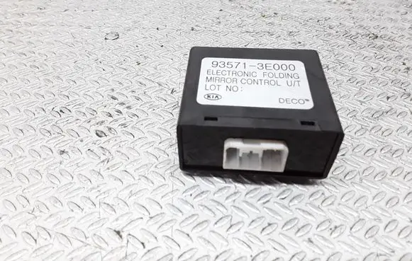 KIA Sorento Wing mirror control module 935713E000