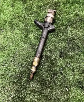Toyota Avensis T250 Fuel injector 236700R030 08J01221