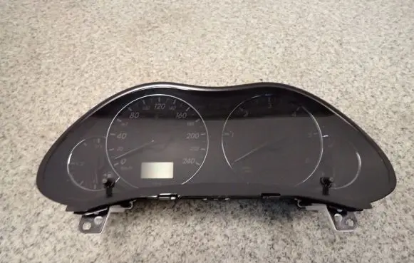 Toyota Avensis T250 Speedometer (instrument cluster)