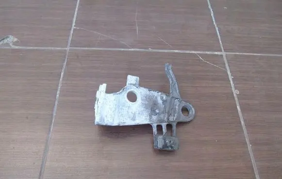 Mercedes-Benz Vito Viano W639 Engine mounting bracket 6510900041