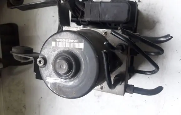 Volvo V50 ABS Pump 30794730AA