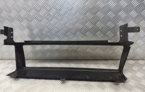 Volvo V50 Intercooler air channel guide 30678472