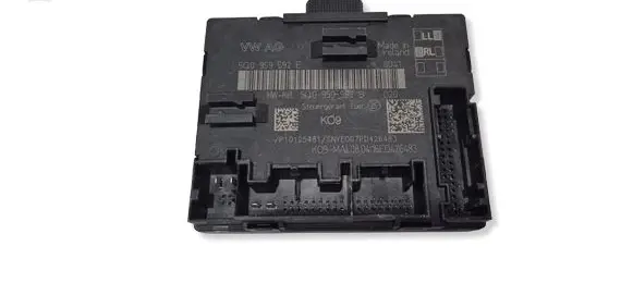 Volkswagen PASSAT B8 Door control unit/module 5Q0959592E