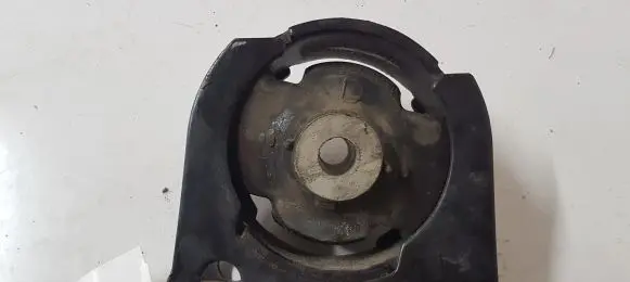 Toyota Avensis T270 Engine mount bracket