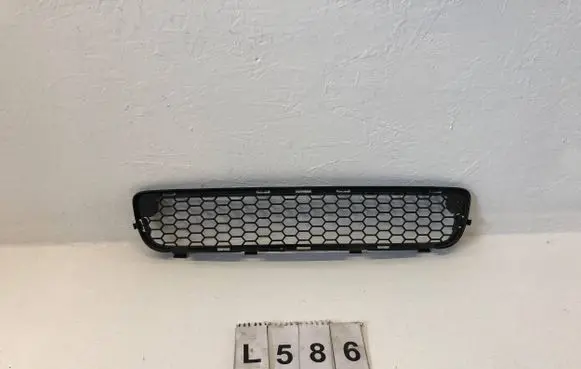 Volvo S80 Front bumper lower grill 30678421