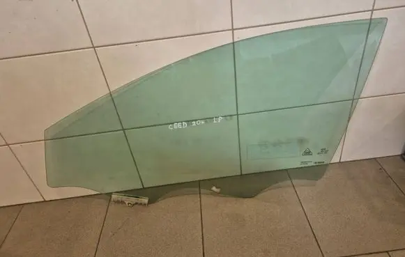 KIA Ceed Front door window glass four-door 43R00390
