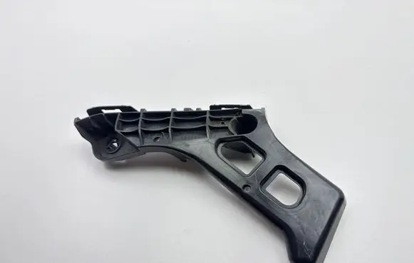 Lexus CT 200H Front bumper mounting bracket 5211576011