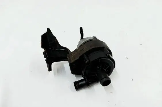 Volkswagen Golf VII Electric auxiliary coolant/water pump 04L965567B