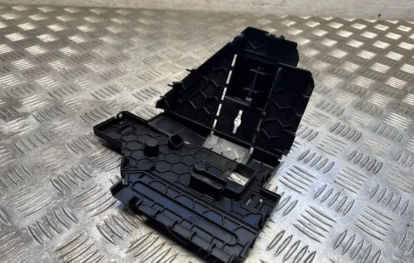 Mercedes-Benz E W238 Fuse box cover DBPD925