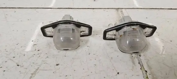 Honda CR-V Number plate light