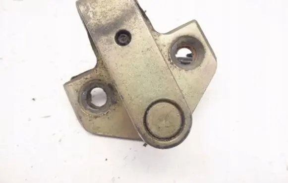 Ford Mondeo Mk III Front door lock loop/hook striker 2M51-F21982-AA