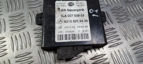 Mercedes-Benz E W210 Light module LCM a2108206426 5la007508-03