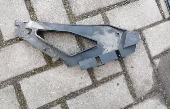 BMW 7 E65 E66 Rear bumper mounting bracket 7035418 72358411
