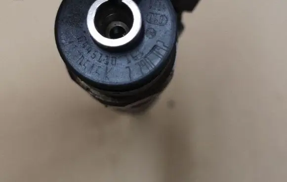 BMW 3 E46 Fuel injector 0445110161