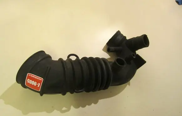 Audi A4 S4 B5 8D Air intake duct part 058133356H