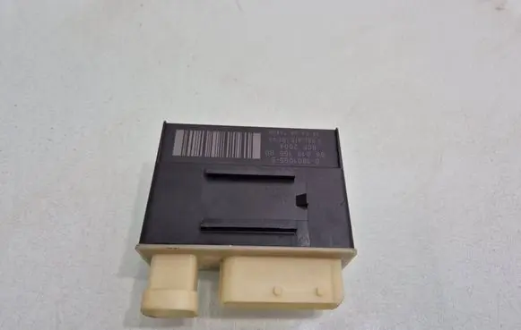 Peugeot 5008 II Coolant fan relay 9801916680