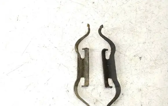 Ford Galaxy Front brake pad spring 