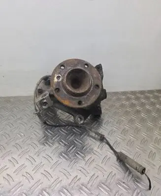 BMW 1 E81 E87 Front wheel hub 676444403 6764444 12201210