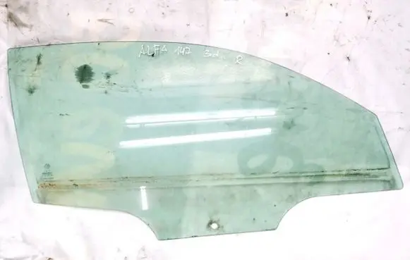 Alfa Romeo 147 Front door window glass four-door