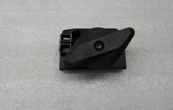 Engine bonnet (hood) release handle