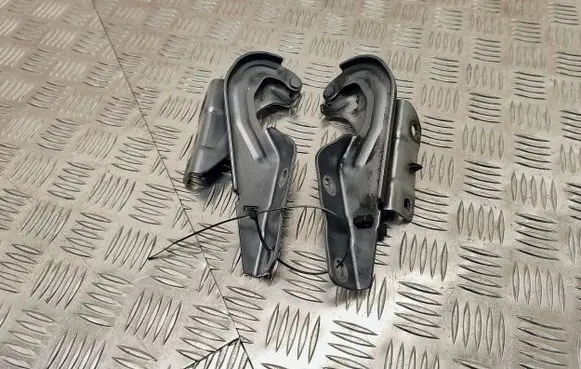 Peugeot 4008 Engine bonnet/hood hinges