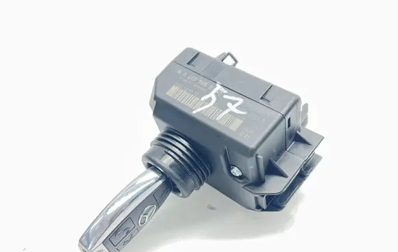 Mercedes-Benz C W204 Ignition lock A2075450108
