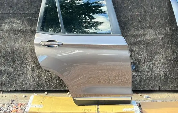 BMW X3 F25 Rear door