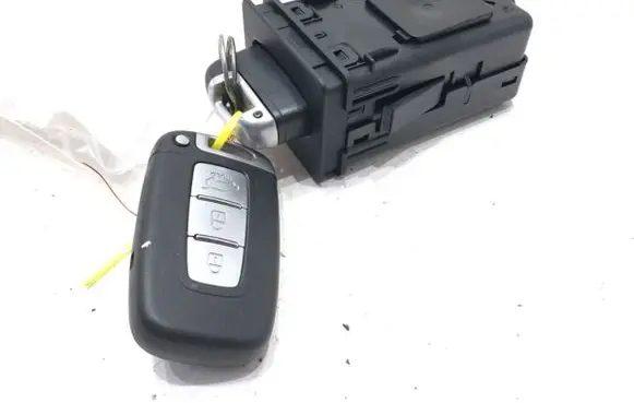 KIA Sportage Ignition lock 95490-3W000
