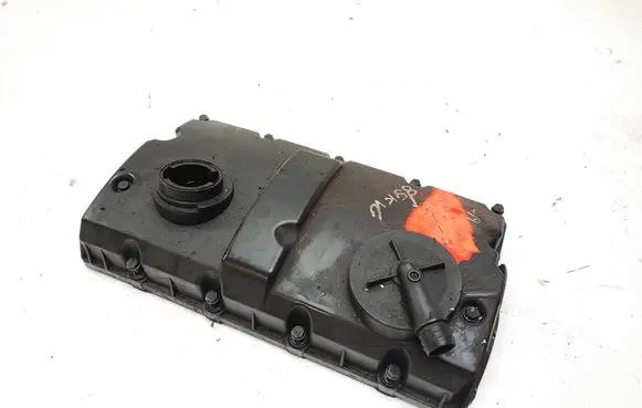 Volkswagen Golf IV Rocker cam cover 038103475q
