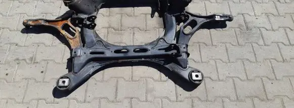 Volkswagen Touareg I Front subframe