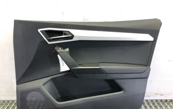 Seat Arona Front door card panel trim