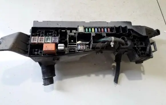 Toyota Avensis T250 Fuse box set