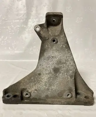 Audi A4 S4 B5 8D Engine mounting bracket 8D0199308F