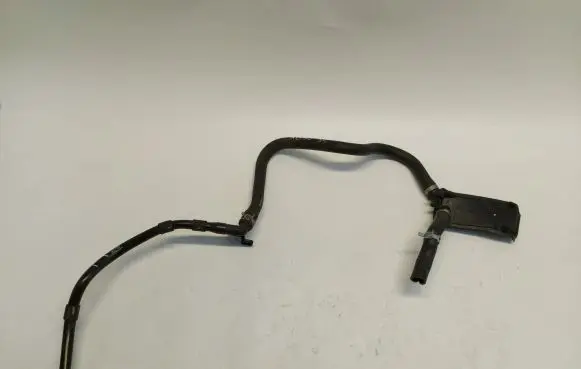Volvo XC90 Engine coolant pipe/hose 32138838