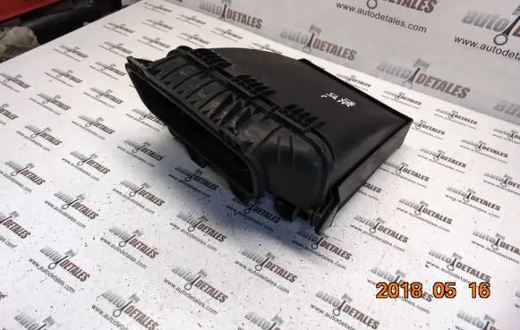 Mercedes-Benz E W211 Air filter box cover A2118300103