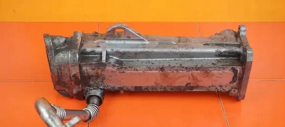 Volvo S80 EGR valve cooler 31272702 D5244T14